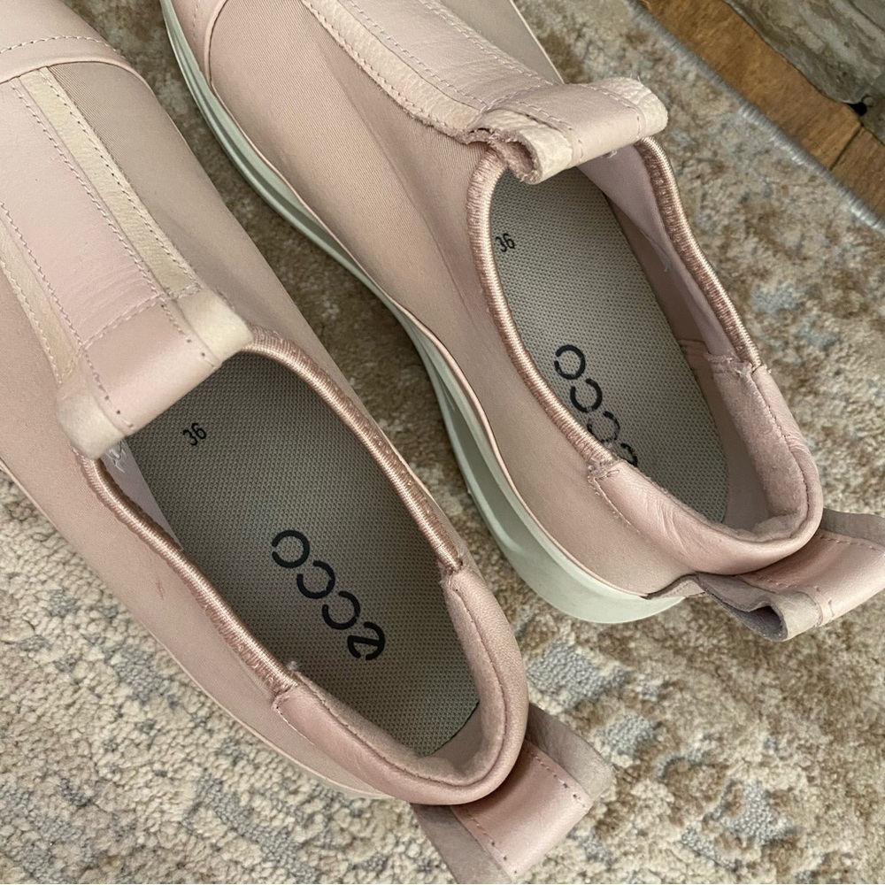 Ecco Flexure Runner Sneaker Slip On Shoes Casual Light Pink Leather Neoprene: 36 - Picture 4 of 11